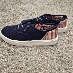 Hey Dude Blue and Pink Sneakers with Patterned Sides Sz 9